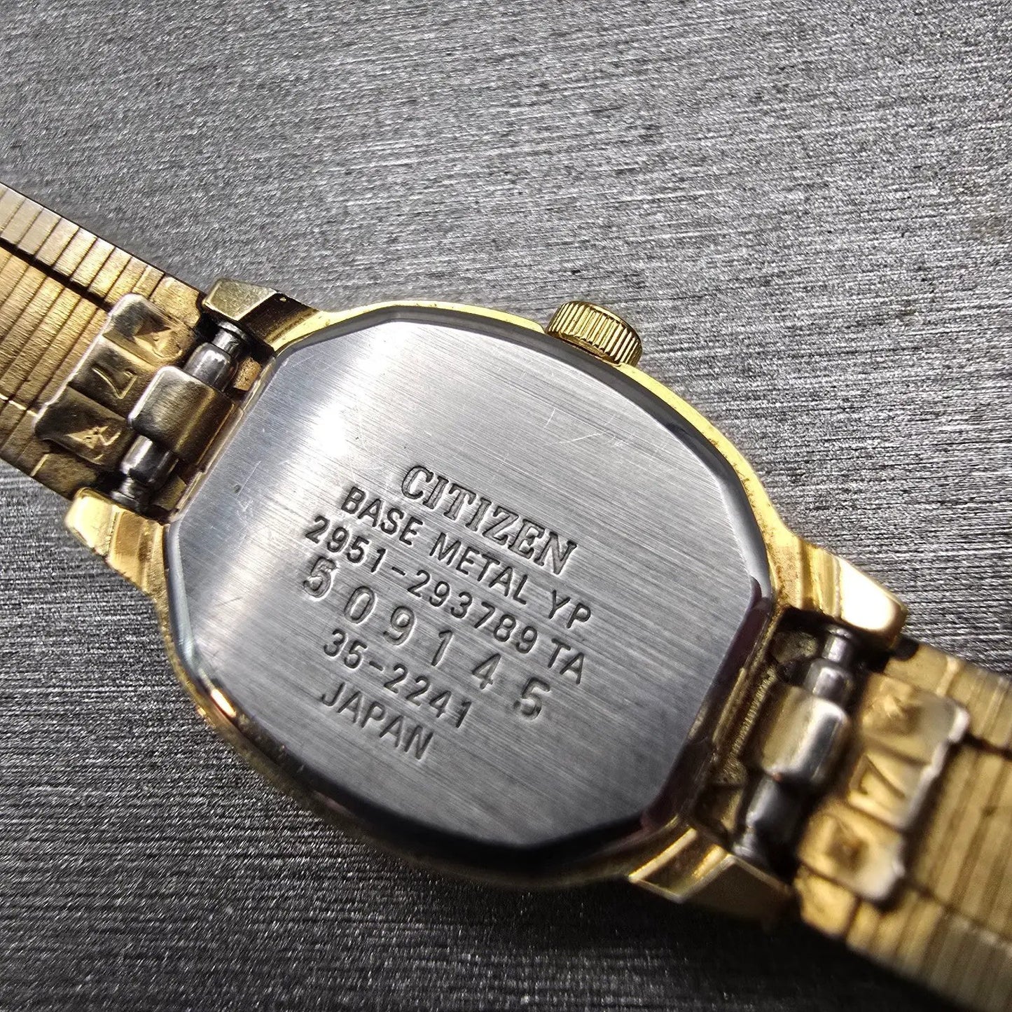Citizen CQ Watch Women 16mm Black Dial Gold Tone Rectangle 2951-293789 New Batt10