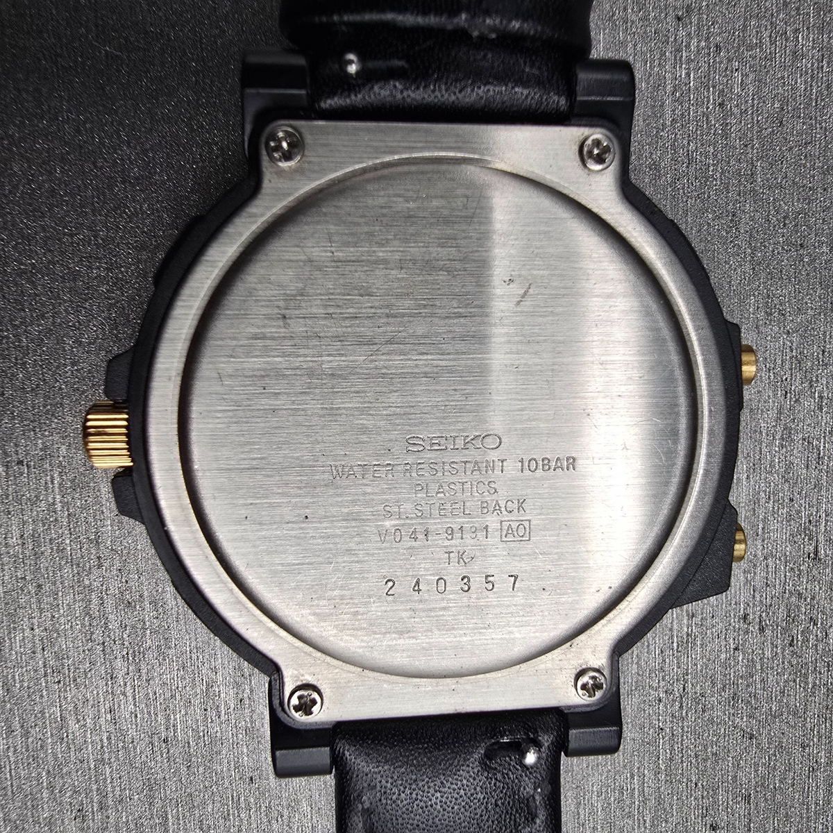 Seiko DX Watch Men 40mm Gold Dial Black Chronograph Alarm V041-9191 New Battery10