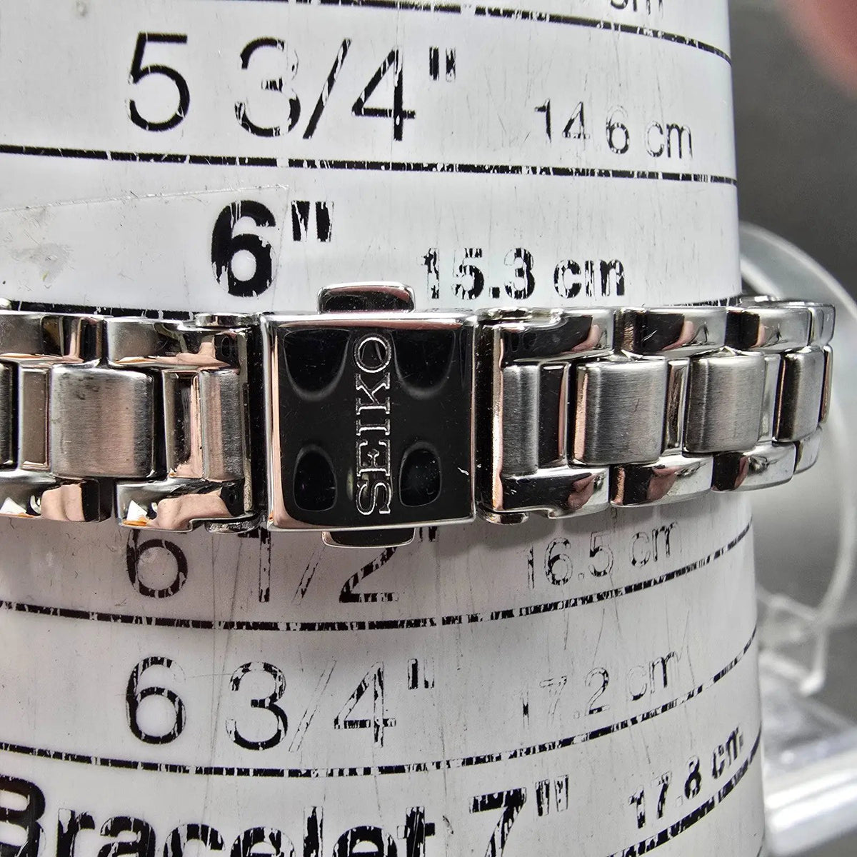 Seiko Solar Tank Watch Women 18mm White Dial Silver Rectangle Lukia Runs V11111