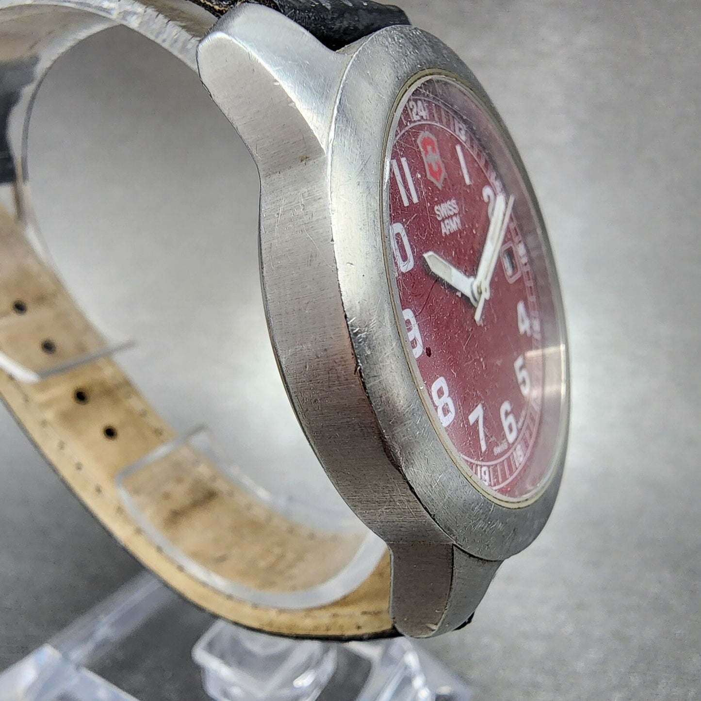Victorinox Swiss Army Field Watch Men 38mm Red Dial Steel Date PARTS