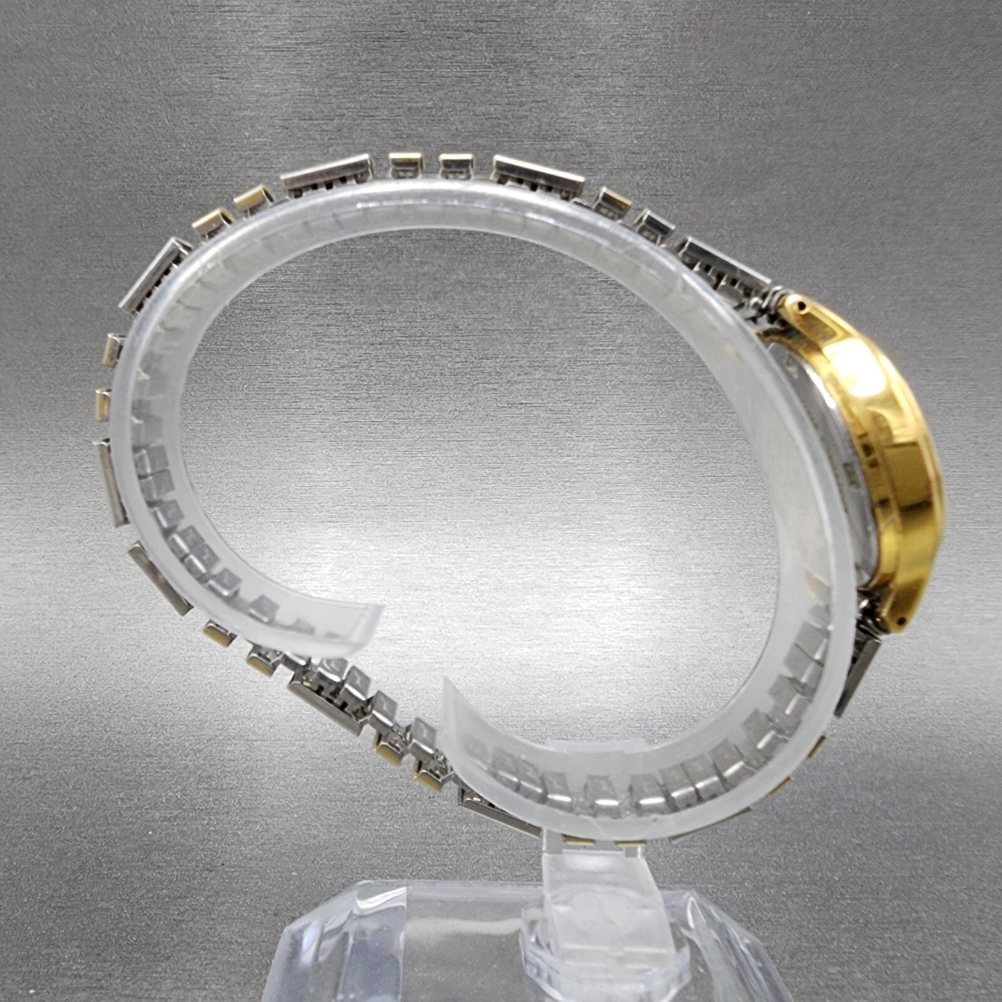 Seiko Watch Women 25mm White Dial Gold Tone Round V701-2H30 New Battery