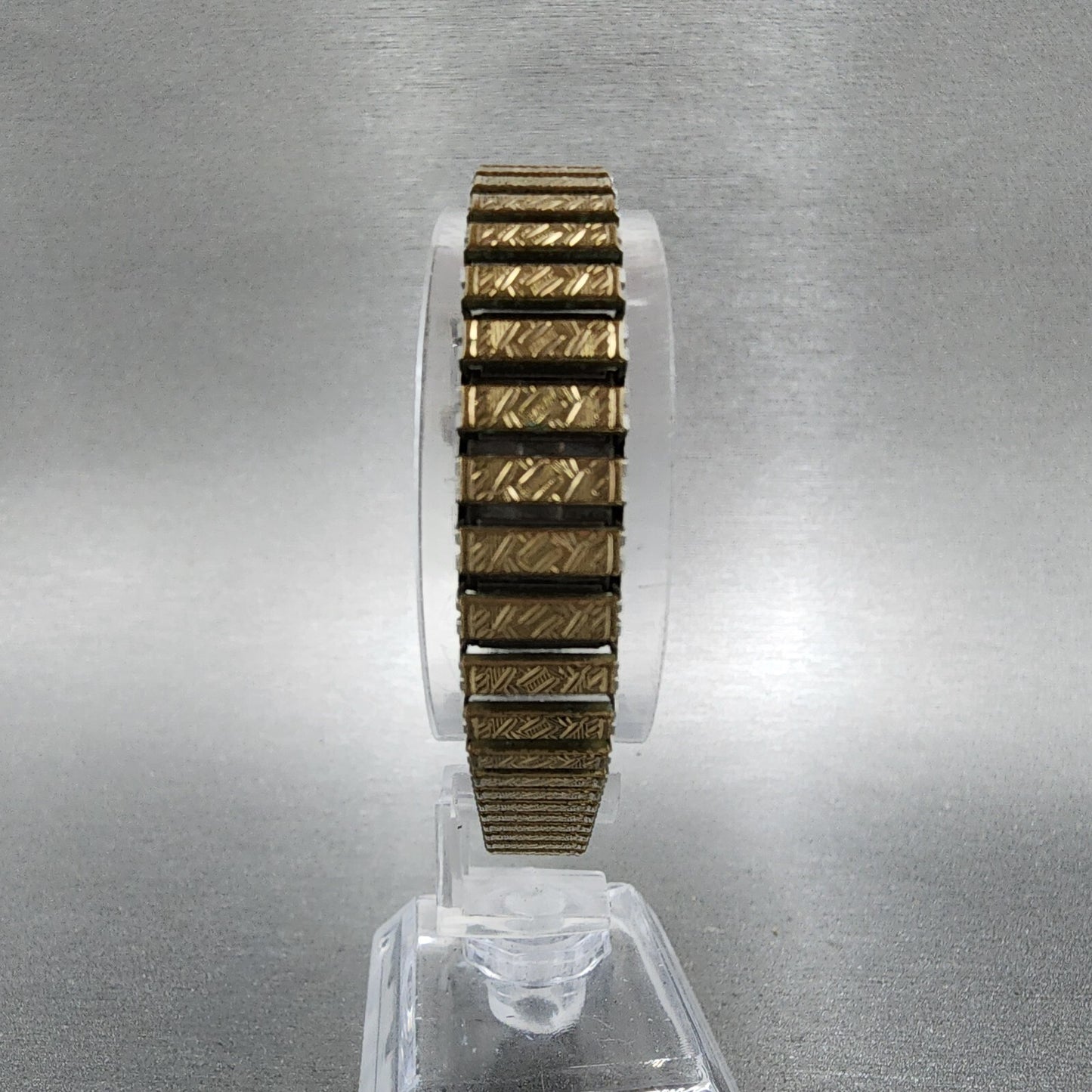 Seiko Chorus Tank Watch Women 17mm Silver Dial Gold Tone Date Manual 2107-3140