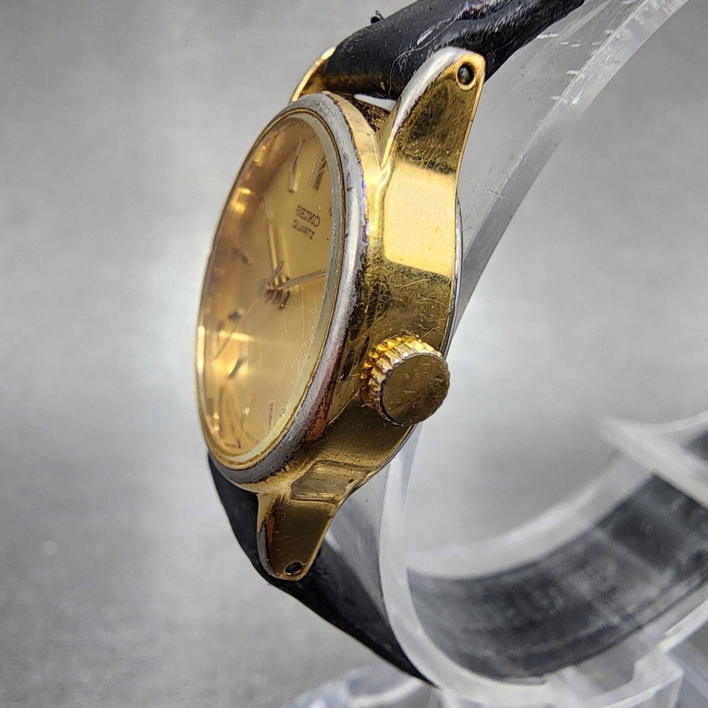 Seiko Watch Women 21mm Champagne Dial Gold Tone Round 2b31-0010 New Battery