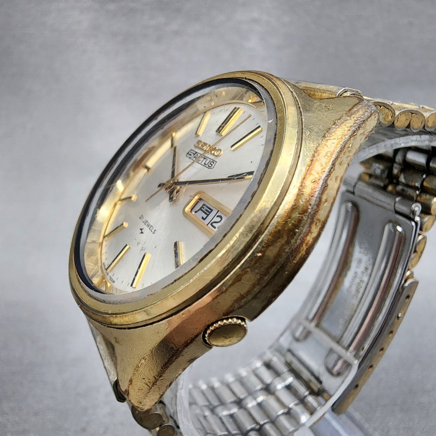 Seiko 5Actus Watch Men 37mm Silver Dial Gold Tone Daydate 7019-7060 Runs