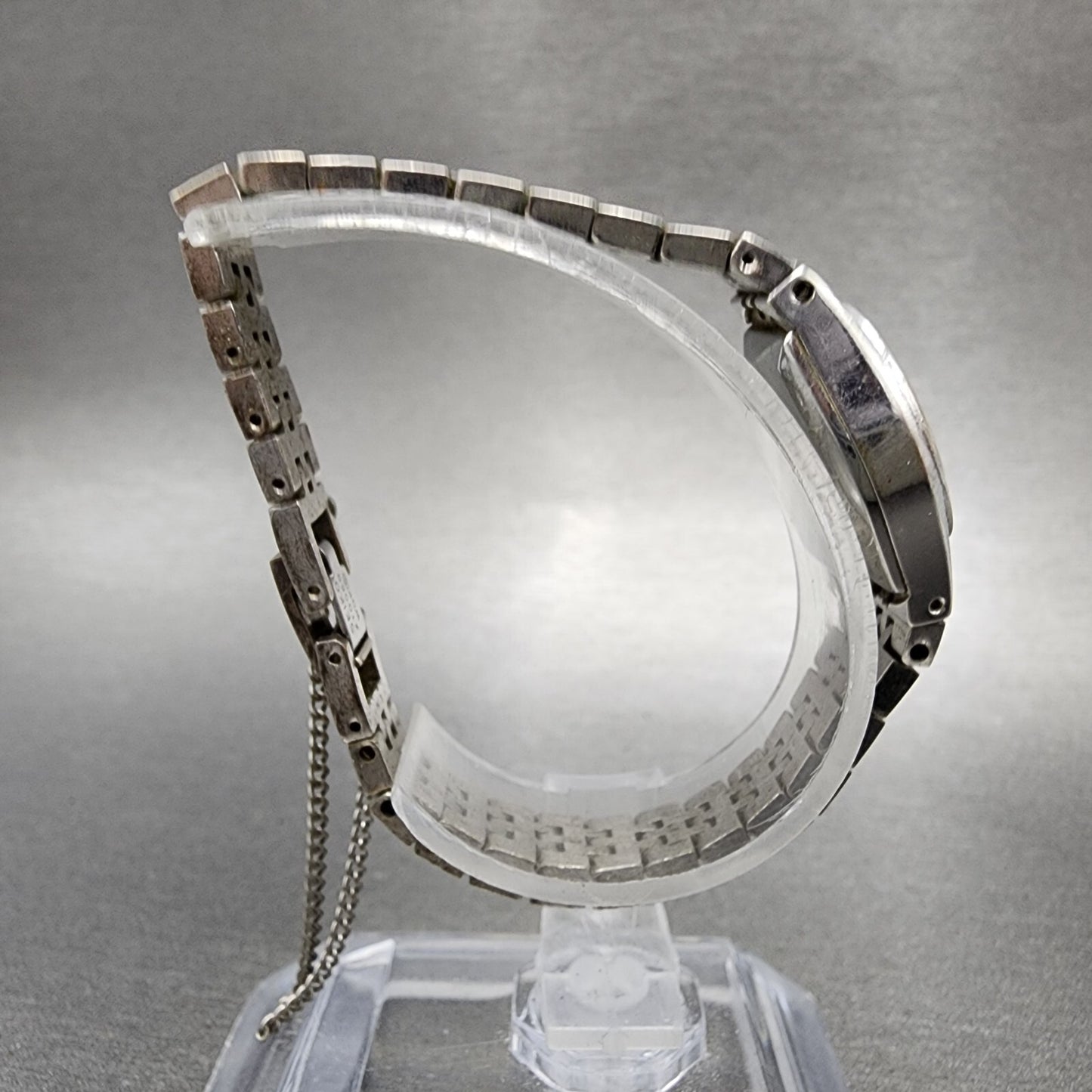 Seiko Watch Women 17mm Silver Dial Silver Tone Manual Oval 17-7230 Runs