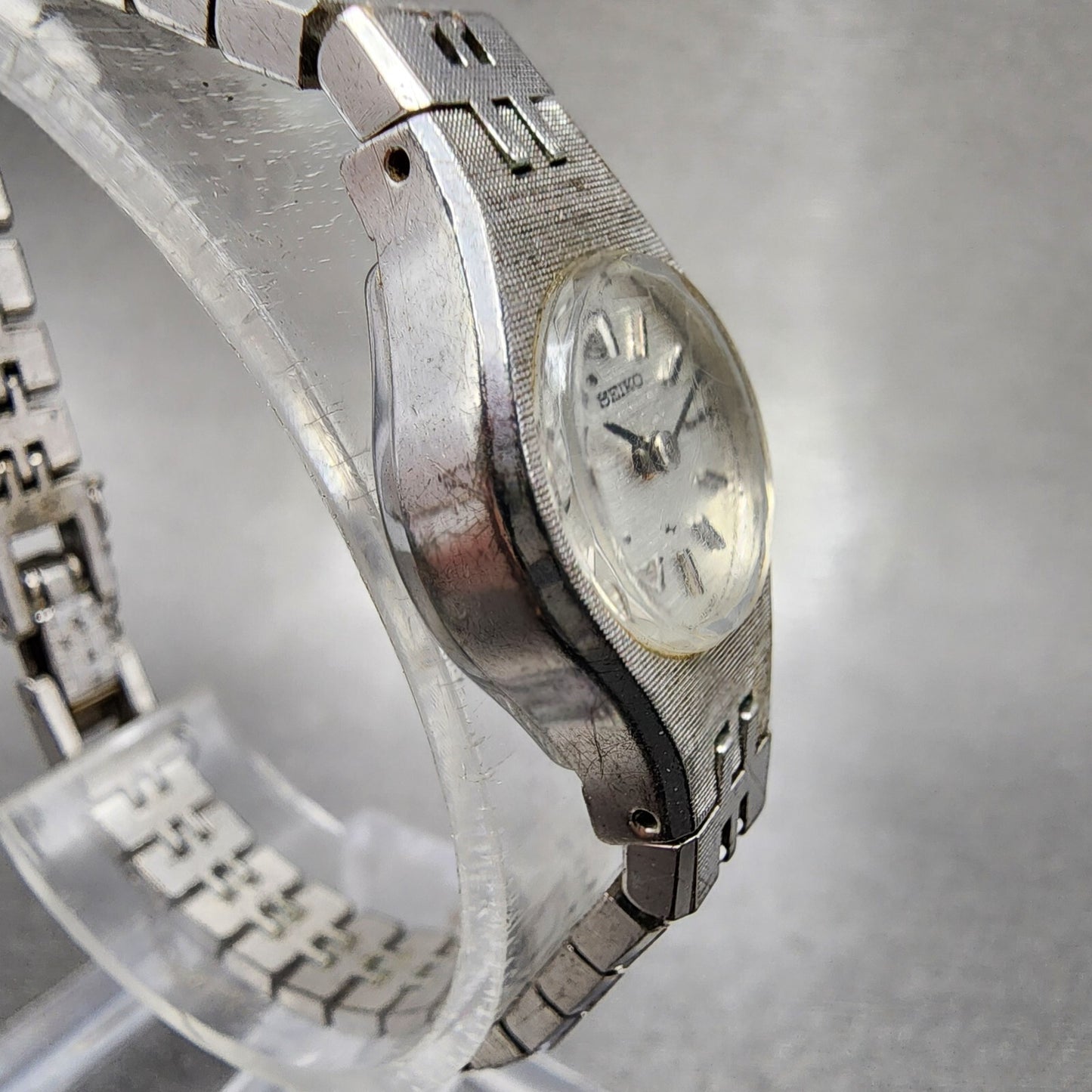 Seiko Watch Women 18mm Silver Dial Silver Tone Manual Round 11-0639 Runs