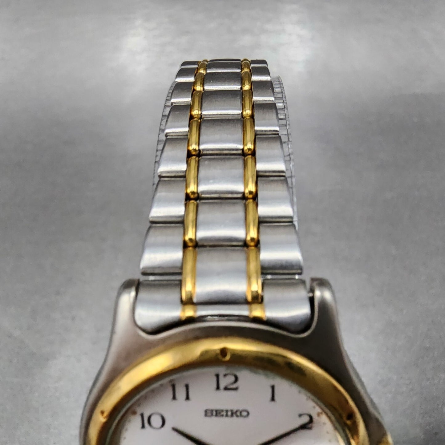 Seiko Watch Women 28mm White Dial Two Tone Date Round 7N82-0790 New Battery