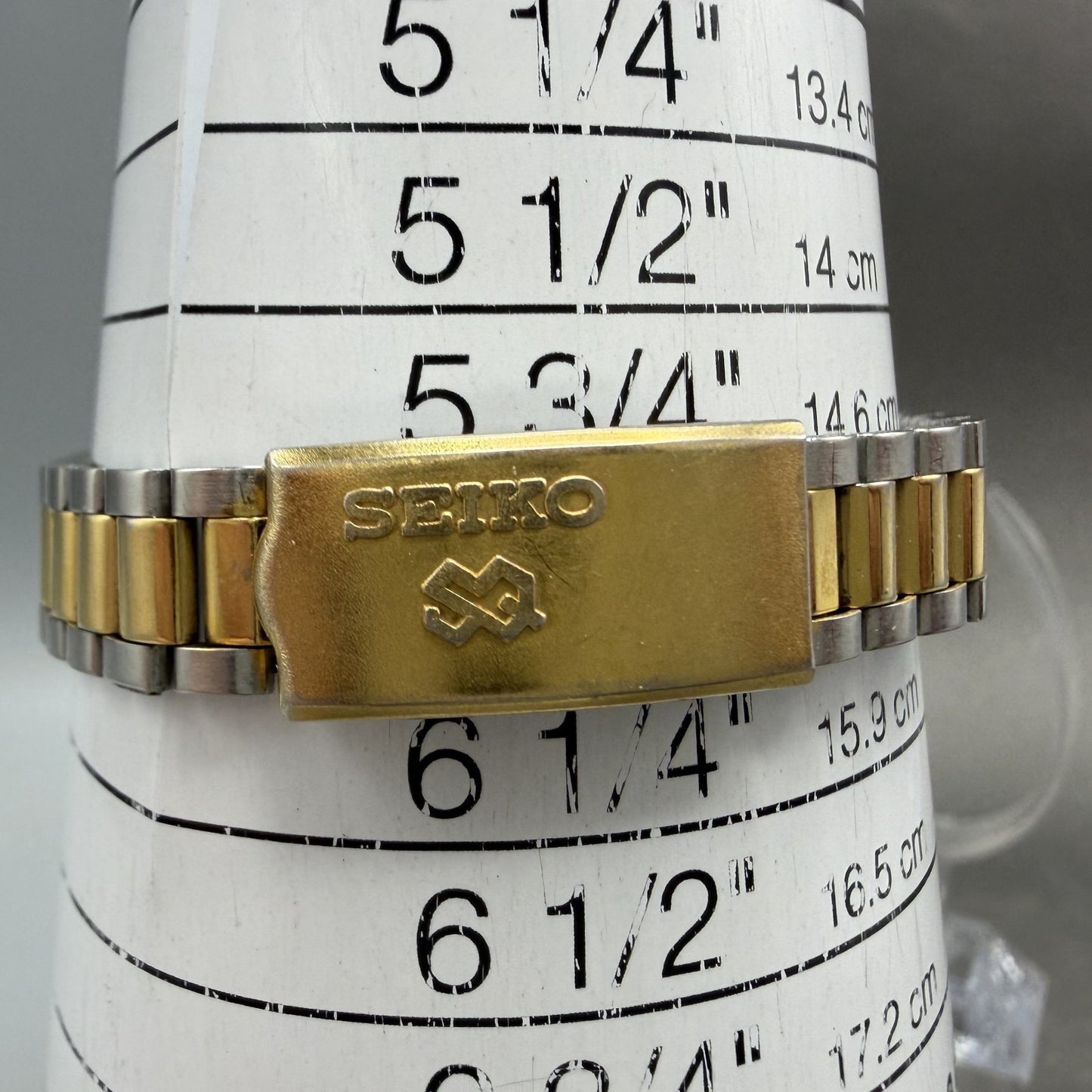 Seiko SQ Watch Women 25mm Silver Dial Two Tone Daydate Round 2A23-0039 NewBat IP10