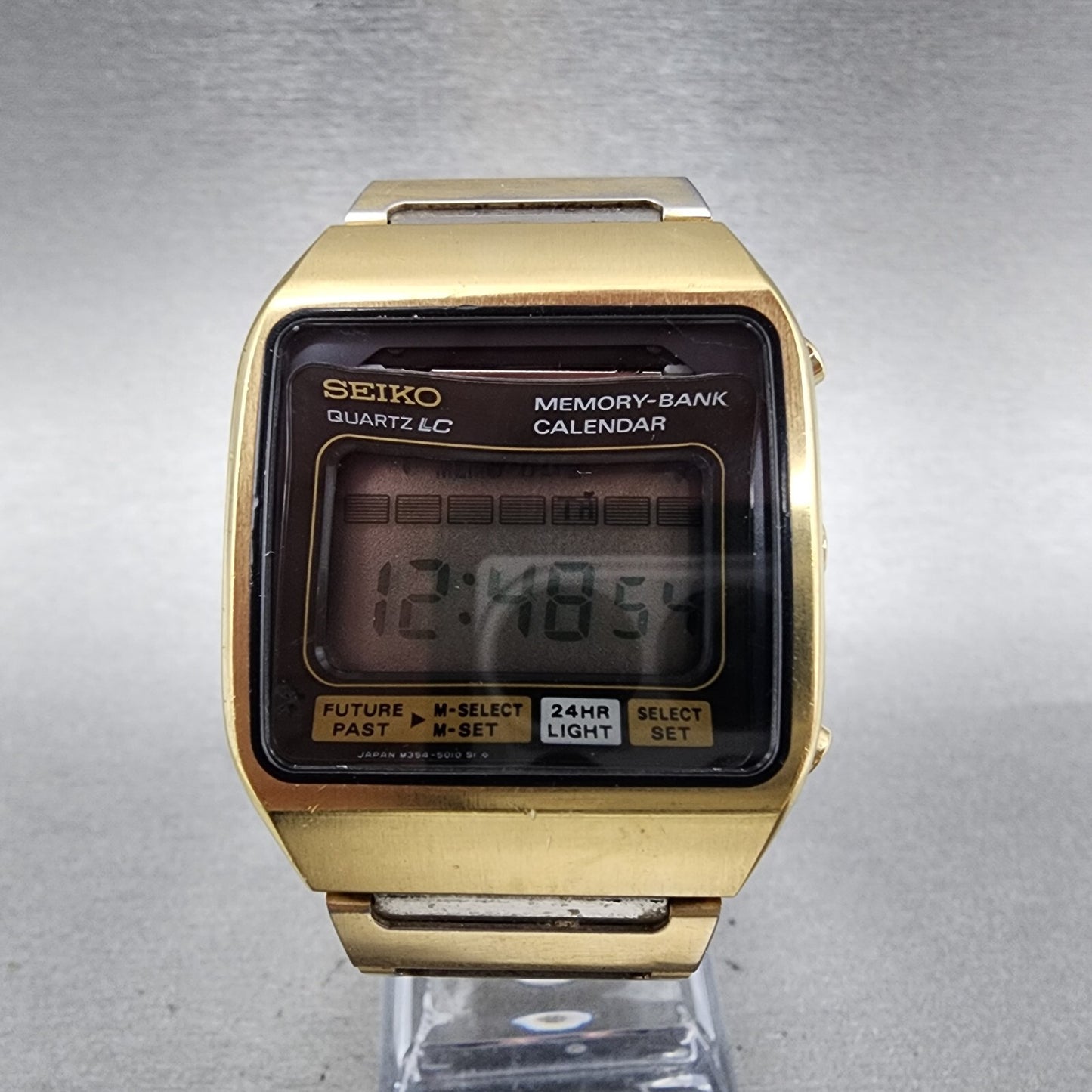 Seiko Digital Watch Men 33mm LCD Gold Tone Rectangle Memory Bank READ New Batt