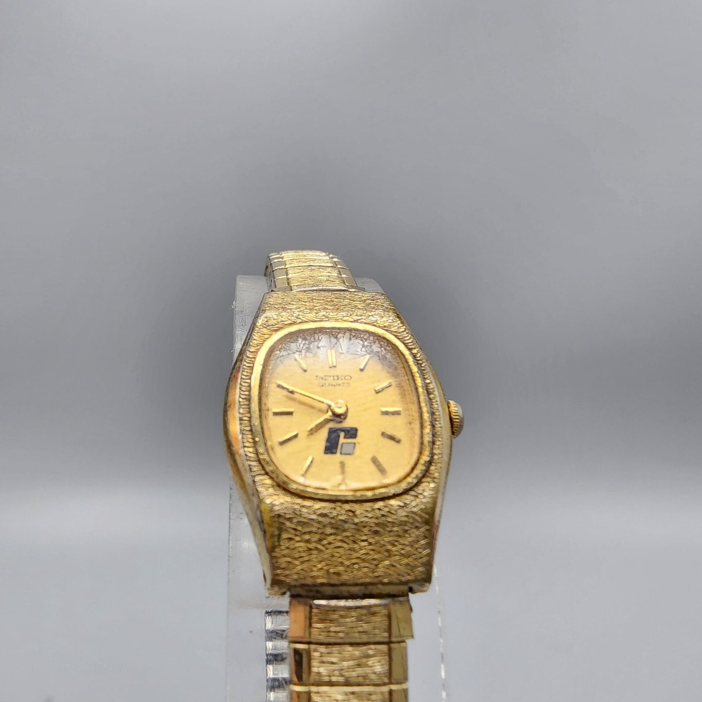 Vintage Seiko Watch Women Gold Tone Gold Dial 12mm Rectangle 2P20-5259 New Batt