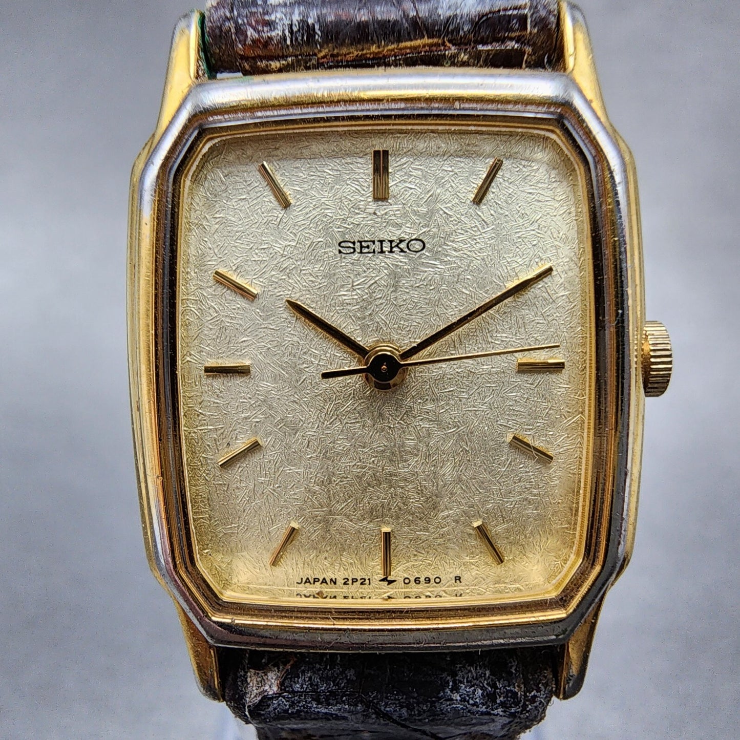 Seiko Tank Watch Women 20mm Champagne Dial Gold Tone 2p21-5220 New Battery