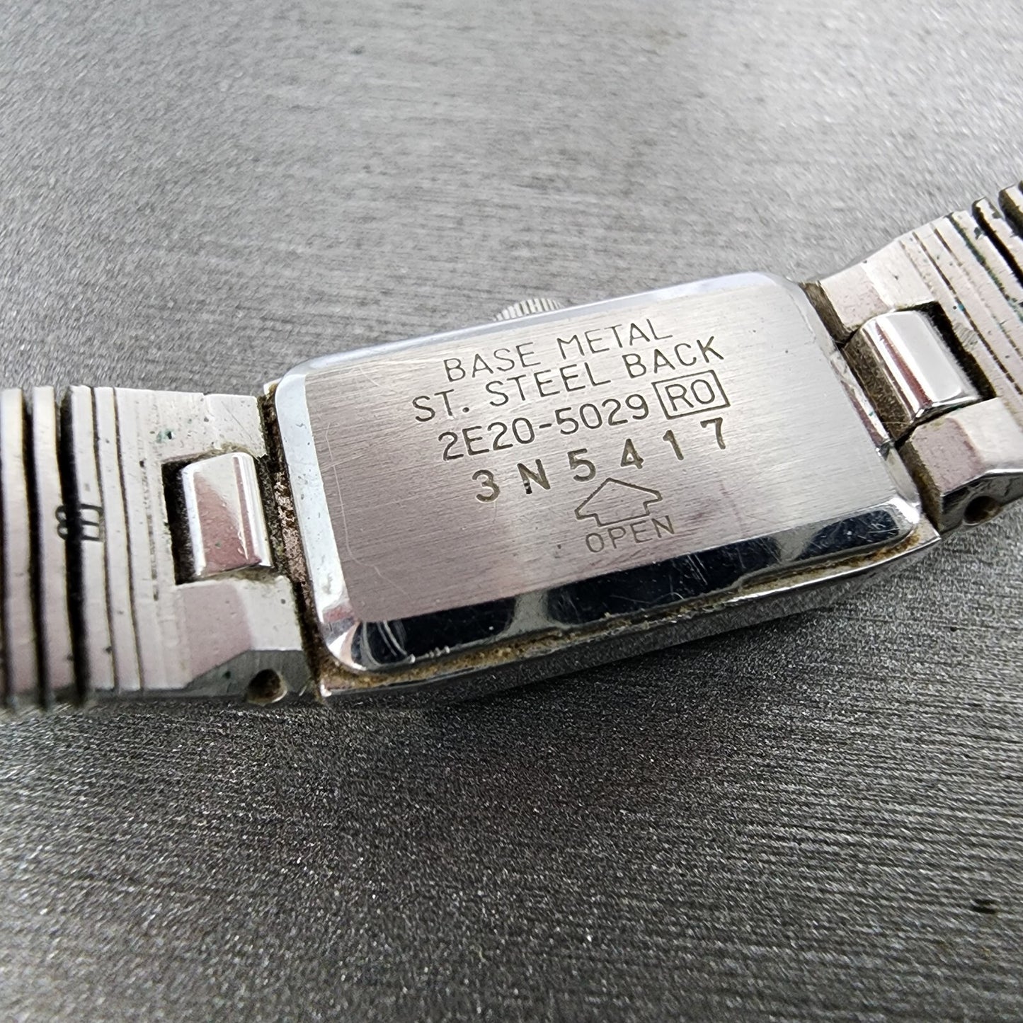 Seiko Tank Watch Women 12mm Silver Dial Silver Tone 2e20-5029 New Battery