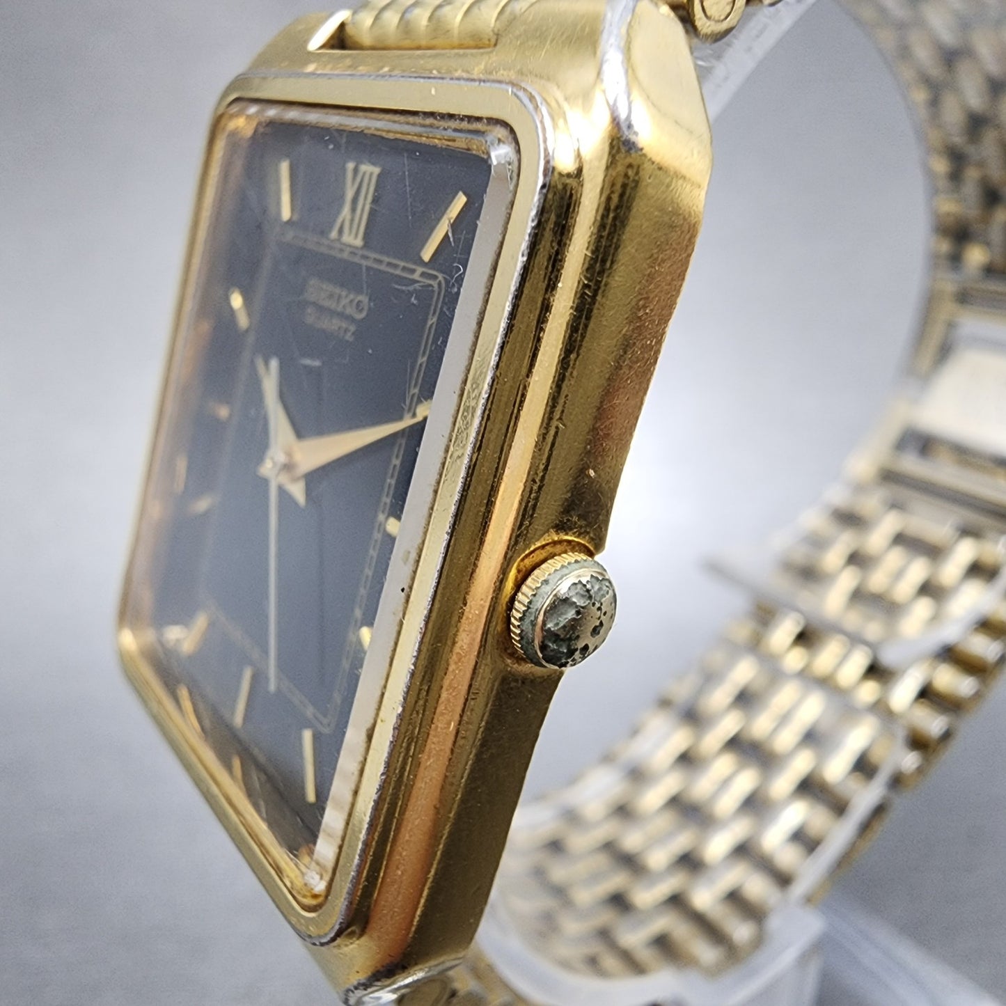Seiko Tank Watch Men 26mm Black Dial Gold Tone V701-5jo9 New Battery