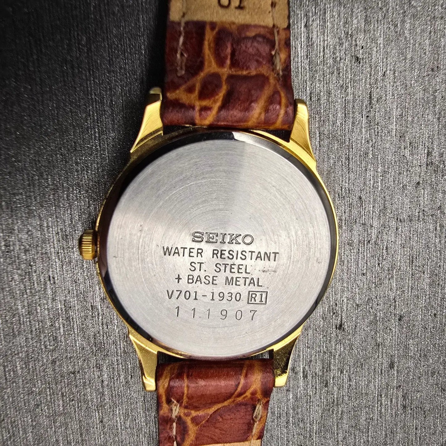 Seiko Watch Women 25mm Ivory Dial Gold Tone Round V701-1930 New Battery Vintage10