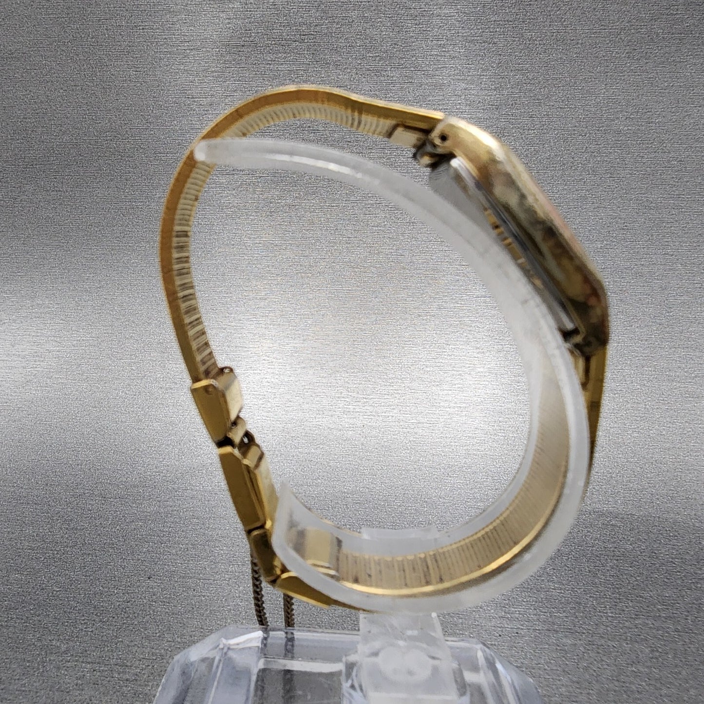 Seiko Watch Women 20mm White Dial Gold Tone Rectangle 2621-5120 New Battery