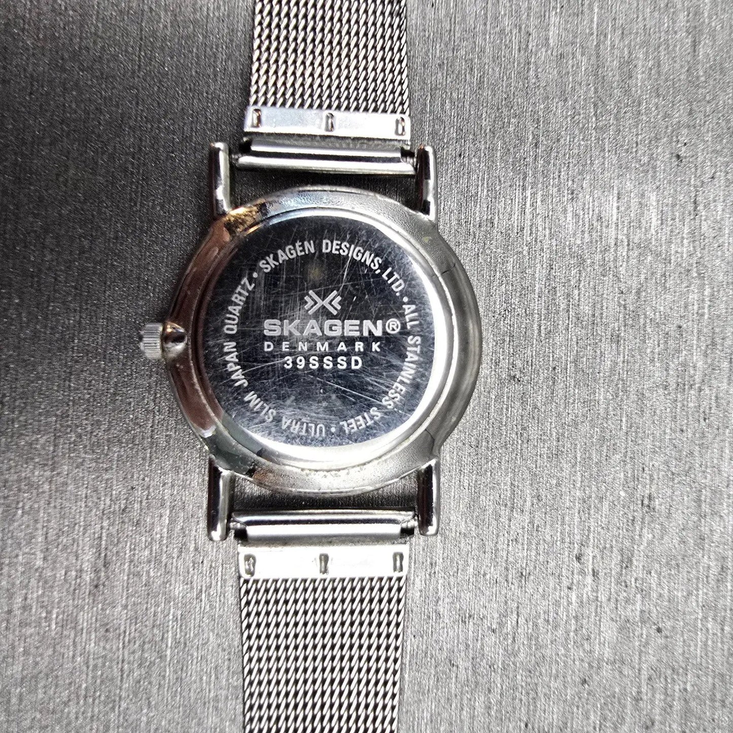 Skagen Watch Women 26mm Silver Dial Silver Tone Round 39SSSD New Battery10