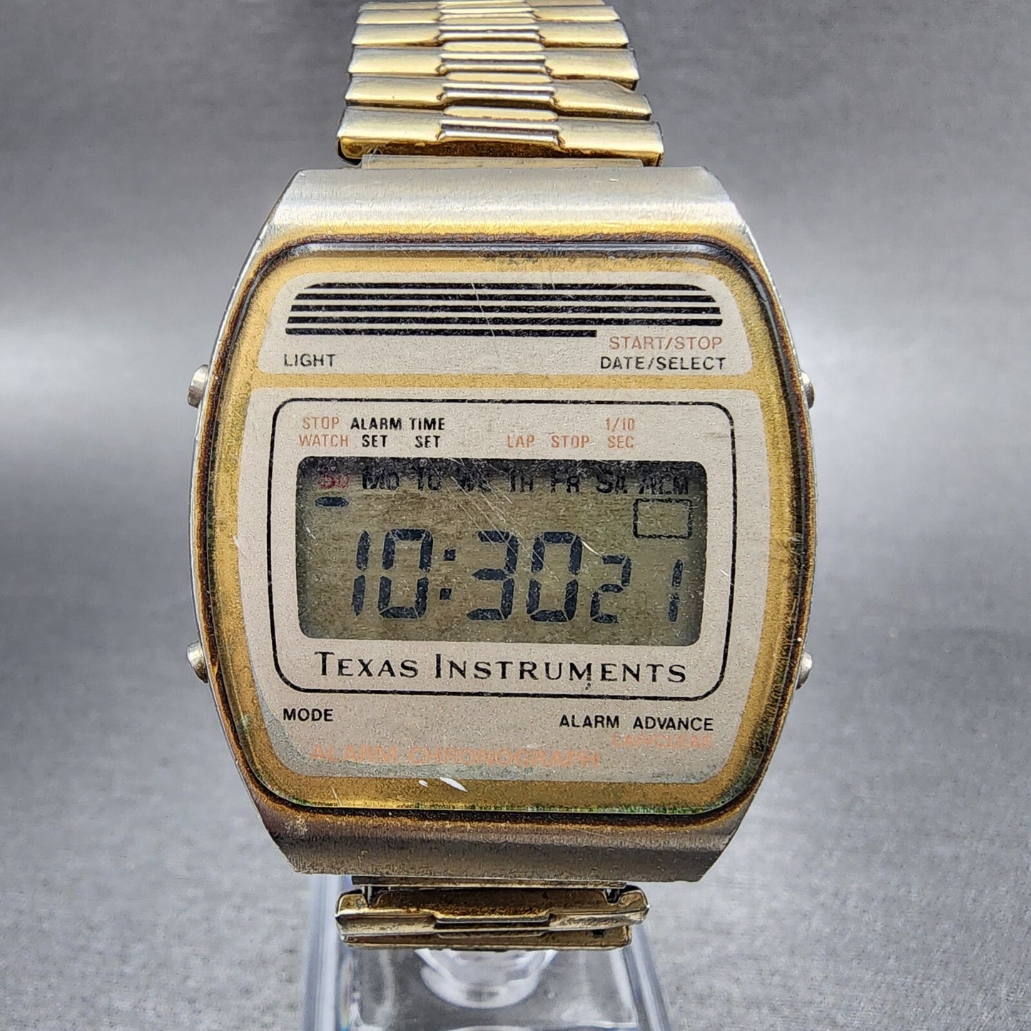 Texas Instruments Digital Watch Men 34mm LCD Gold Tone Rectangle New Battery