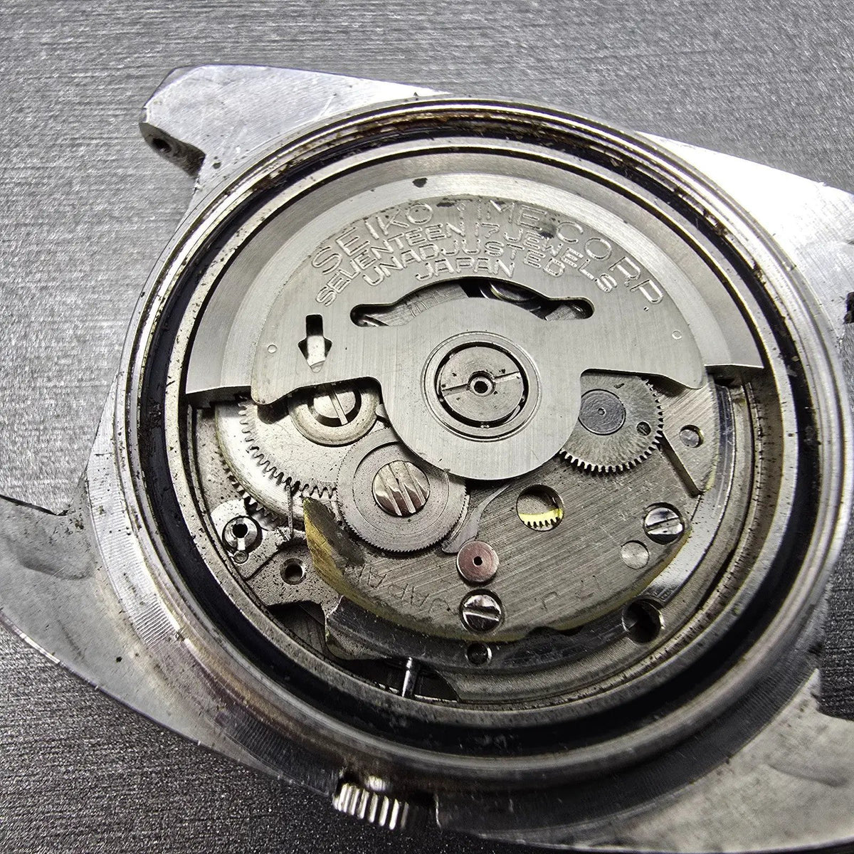 Seiko Automatic Watch Men 36mm Blue Dial Silver Tone Daydate 7006-7119 PARTS VTG16