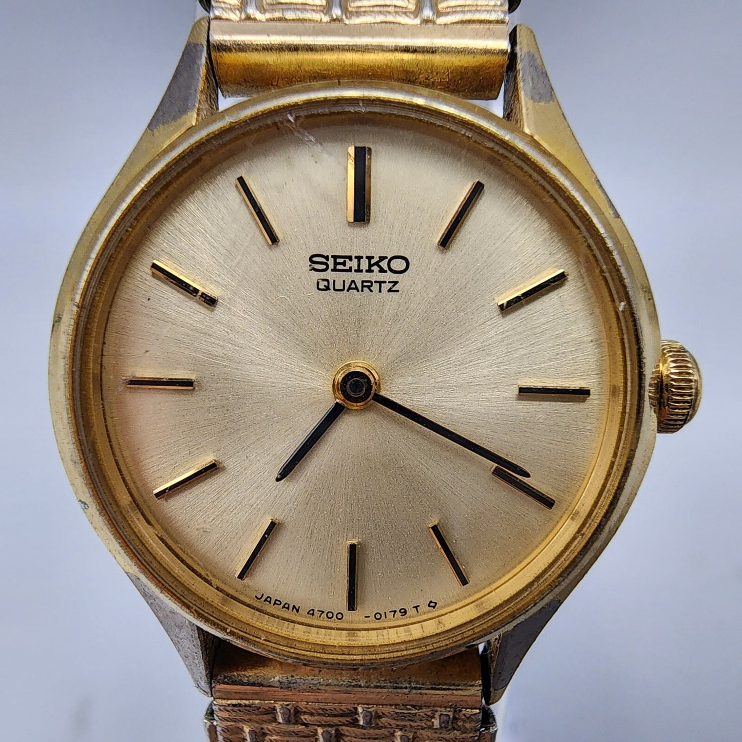 Vintage Seiko Watch Women Gold Tone Champange Dial 23mm Round 4700-0059 New Batt