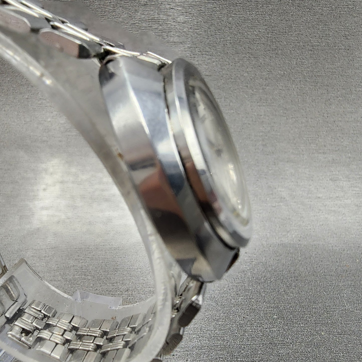 Seiko Watch Women 27mm Silver Dial Silver Tone Date Manual 2118-0400 Runs