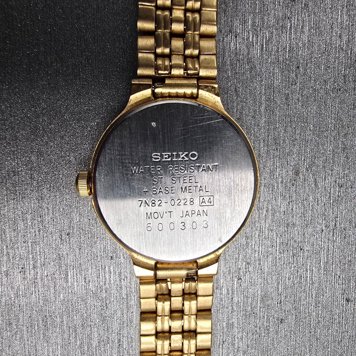 Seiko Watch Women 23mm White Dial Gold Tone Date Round 7N82-0228 New Battery JP510