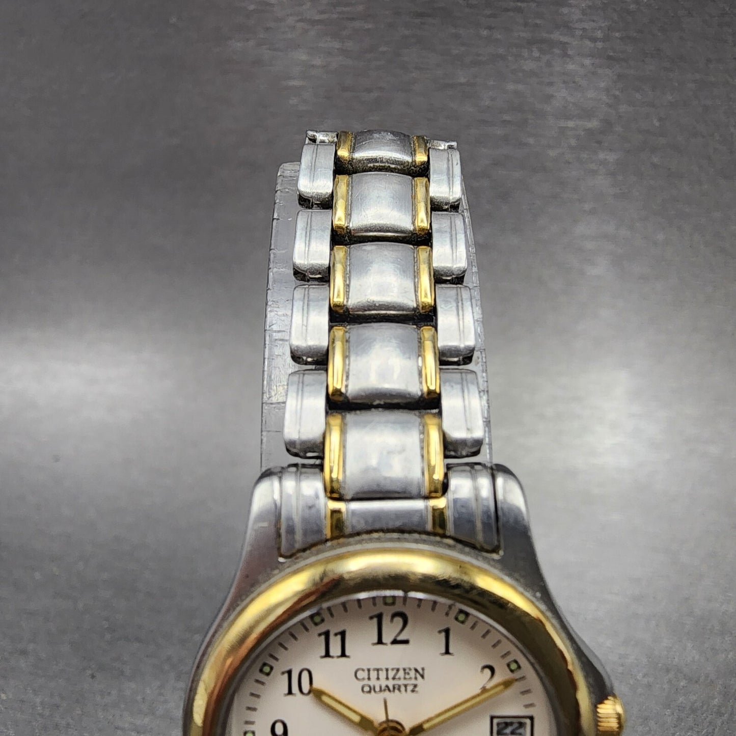 Citizen Watch Women 24mm Cream Dial Two Tone Date Round 1012-S038376 New Battery