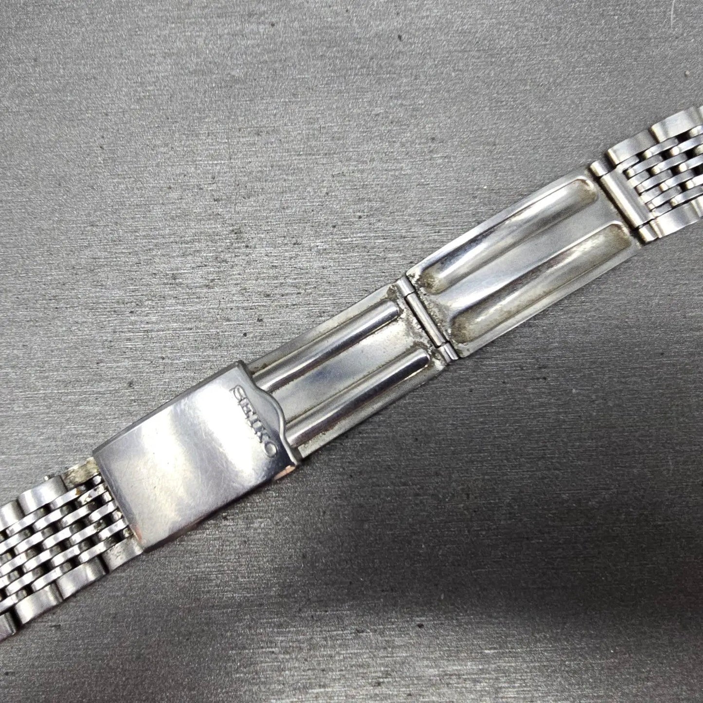 Seiko Beads Of Rice Bracelet 19mm Stainless Steel Silver Tone Tri Folding ClaspK16
