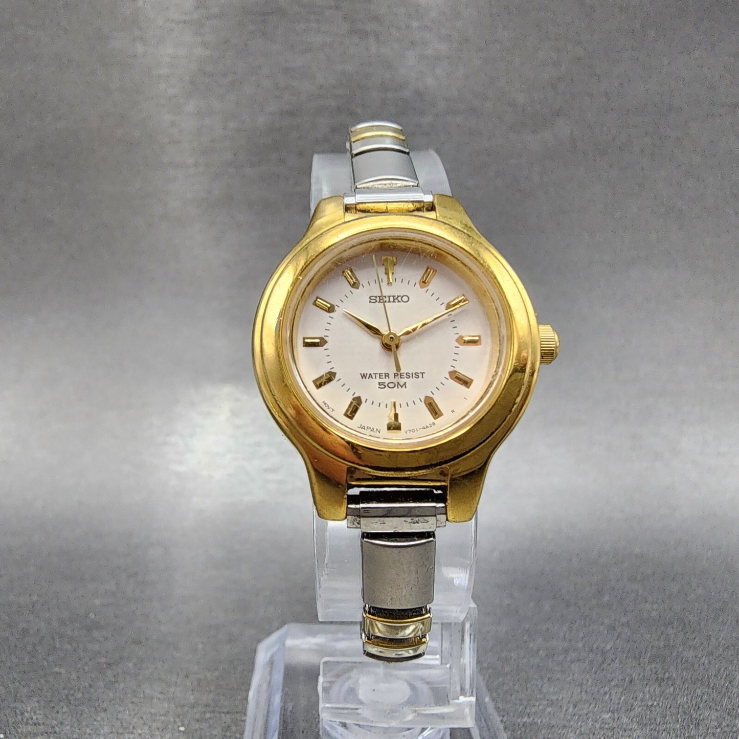 Seiko Watch Women 25mm White Dial Gold Tone Round V701-2H30 New Battery