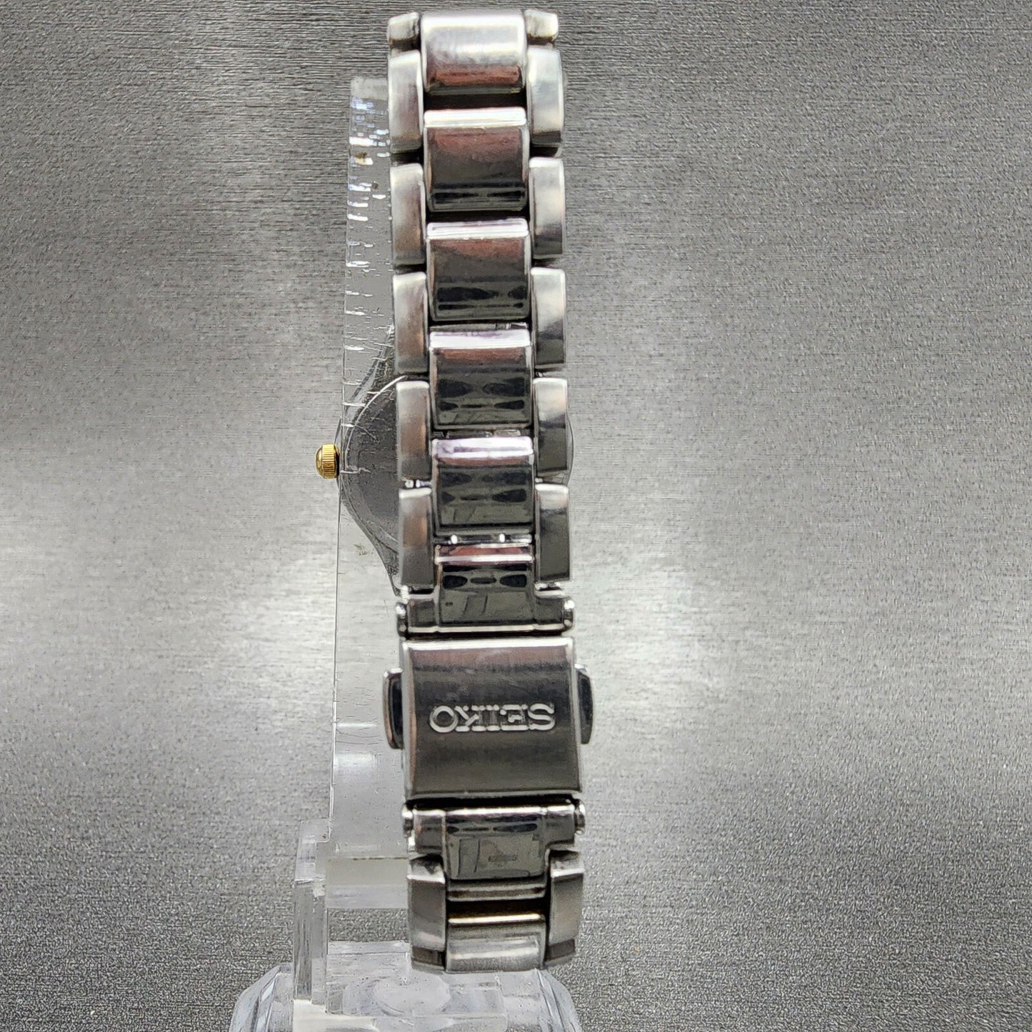 Seiko Solar Watch Women 25mm MOP Dial Two Tone Round V110-0AJ0 Runs