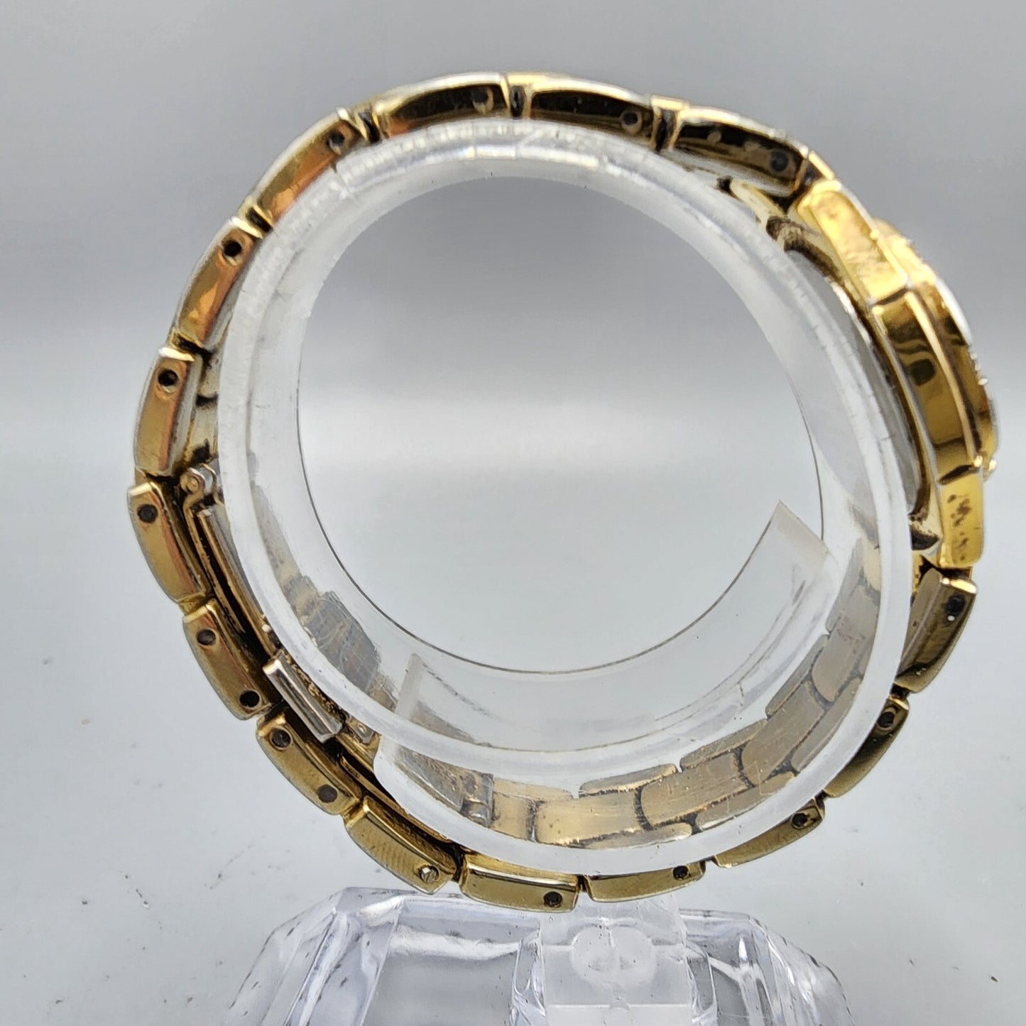 Vintage Seiko Watch Women Two Tone MOP Dial Diamond Bezel 22mm 1N00-0F20 New Bat