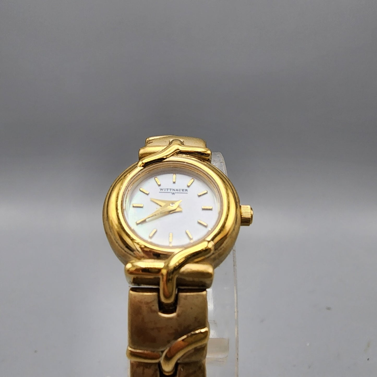 Wittnauer Watch Women Gold Tone MOP Dial Round 19mm RL8368 New Batttery