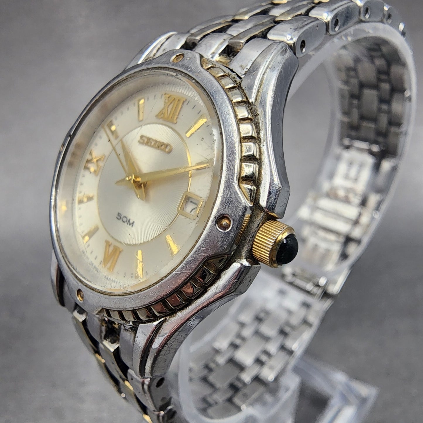 Seiko Watch Women 28mm White Dial Two Tone Date Round 7N82-0GE0 New Battery