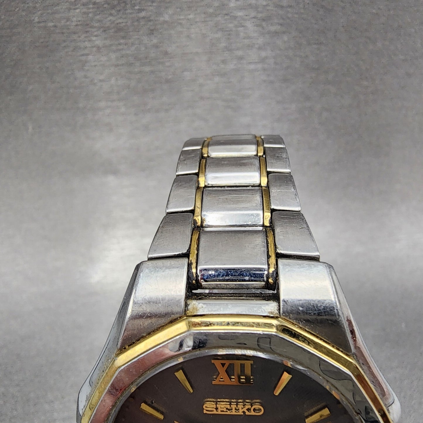 Seiko Solar Watch Men 40mm Gray Dial Two Tone Date V157-0ak0 Runs