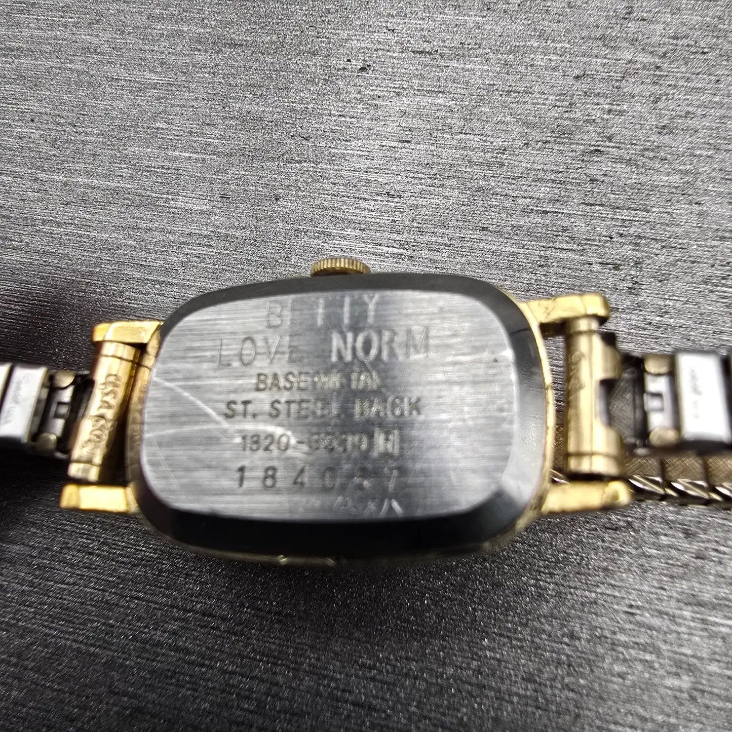 Seiko Watch Women 15mm Champagne Dial Gold Tone Oval 1320-5539 New Battery VTG10