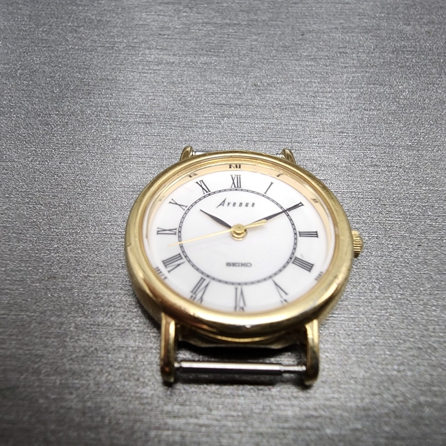 Seiko Avenue Watch Women 23mm White Dial Gold Tone Round 2P21-0B50 New Battery