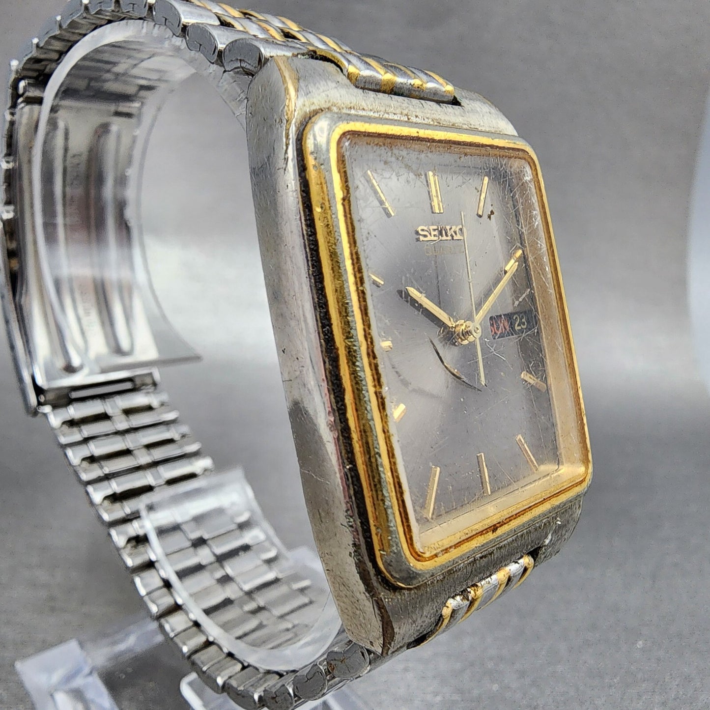 VTG Seiko Tank Watch Men 28mm Gray Dial Two Tone Daydate Rectangle New Battery