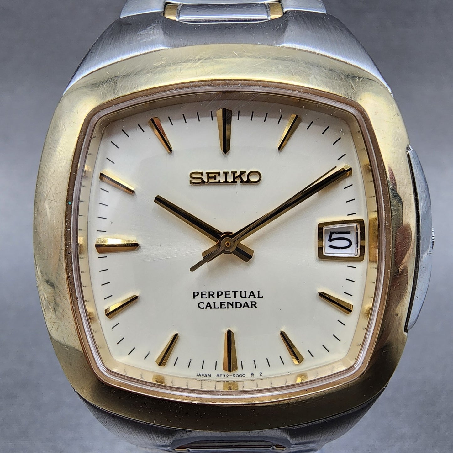 Seiko Perpetual Calendar Watch Men 36mm White Dial Two Tone 8f32-5000 New Batt