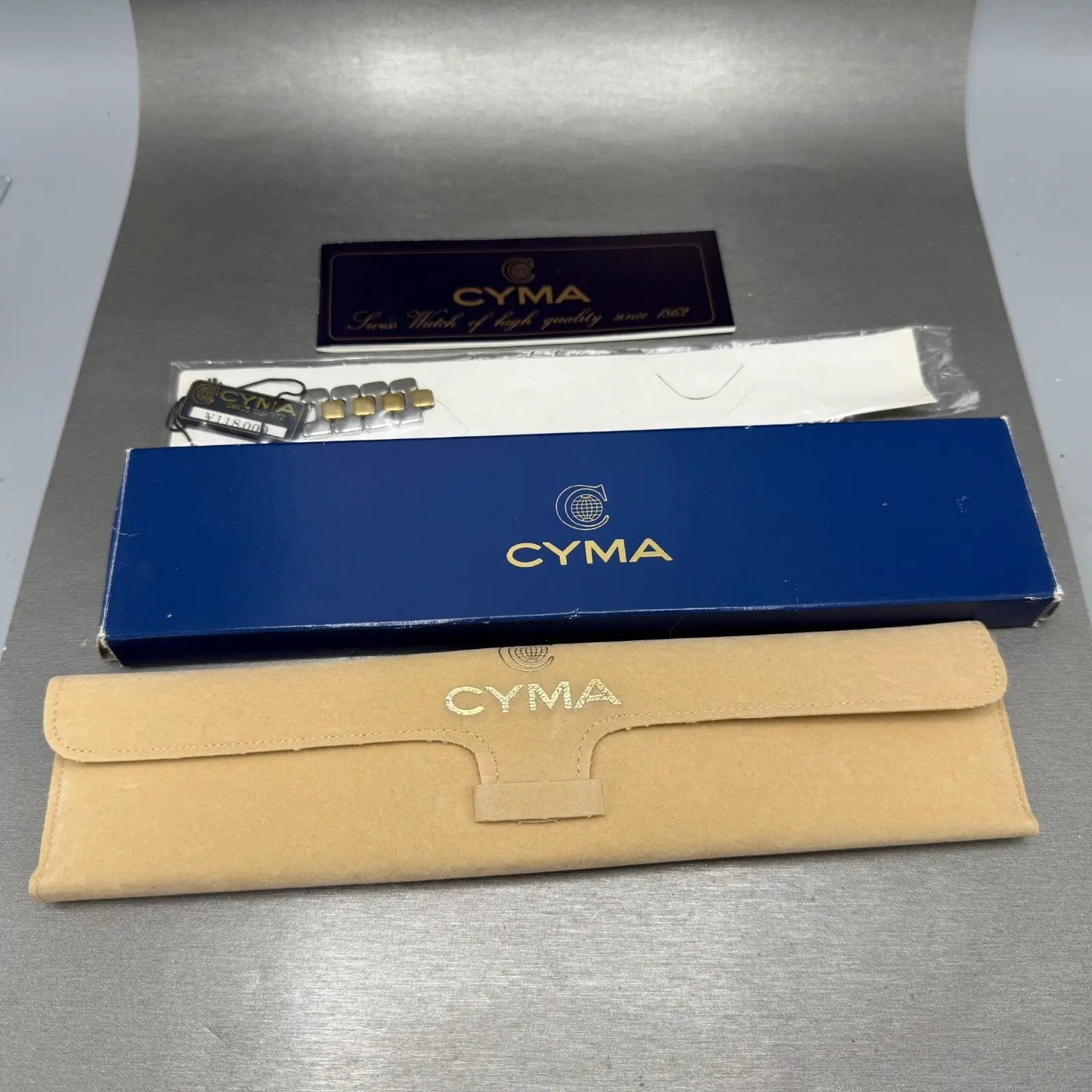 Cyma Sealord Watch Men 32mm Silver Dial Two Tone Round 411 New Battery13
