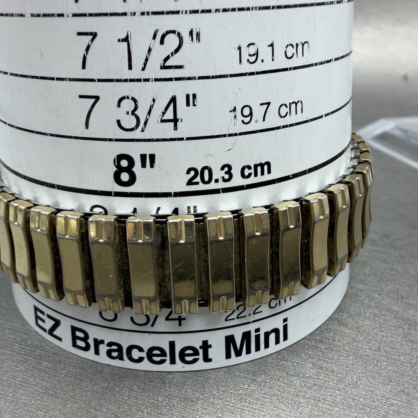 Bulova Watch Men 34mm White Dial Gold Tone Date Round 97B12 New Battery10