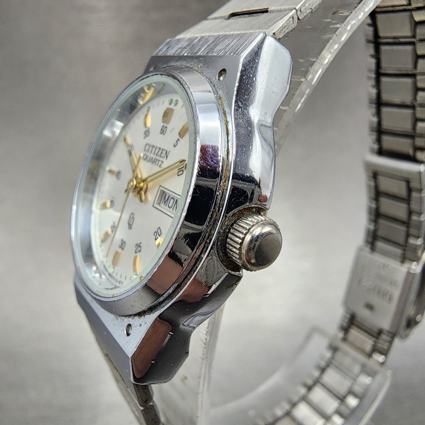 Citizen CQ Watch Women 25mm Silver Dial Silver Tone Daydate 6000-074815 New Batt