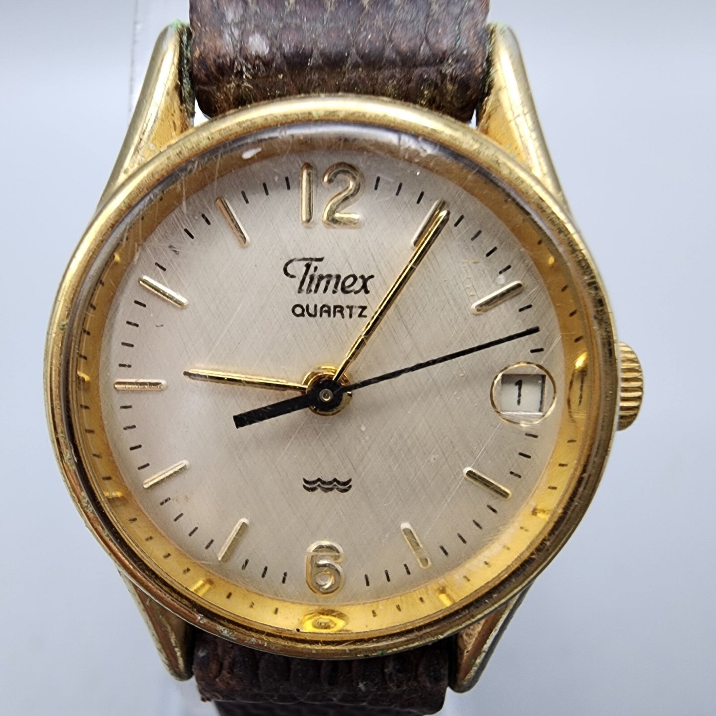 Vintage Timex Watch Women Gold Tone Cream Dial Date 22mm Round New Batttery