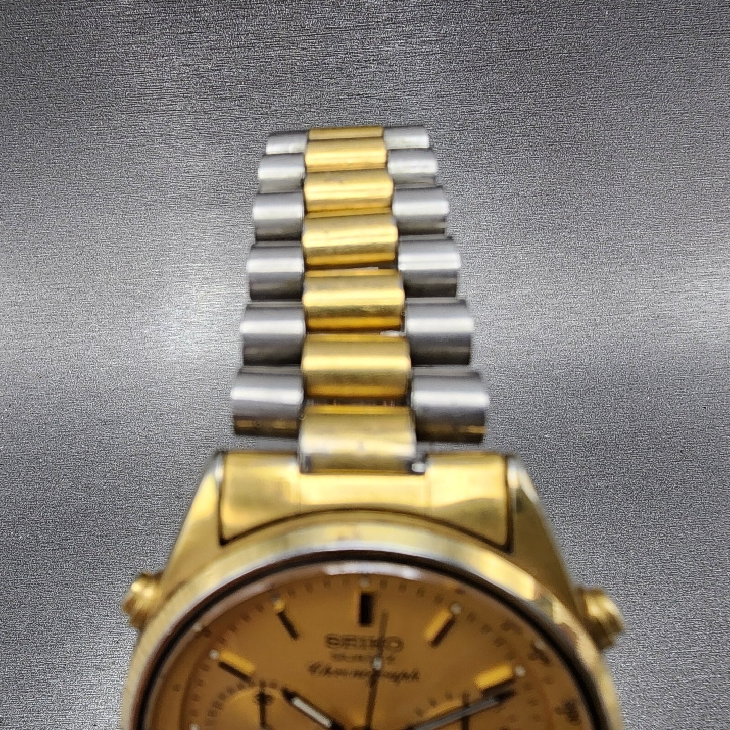 Seiko Chronograph Watch Men 37mm Gold Dial Two Tone 7A28-7020 Round New Battery