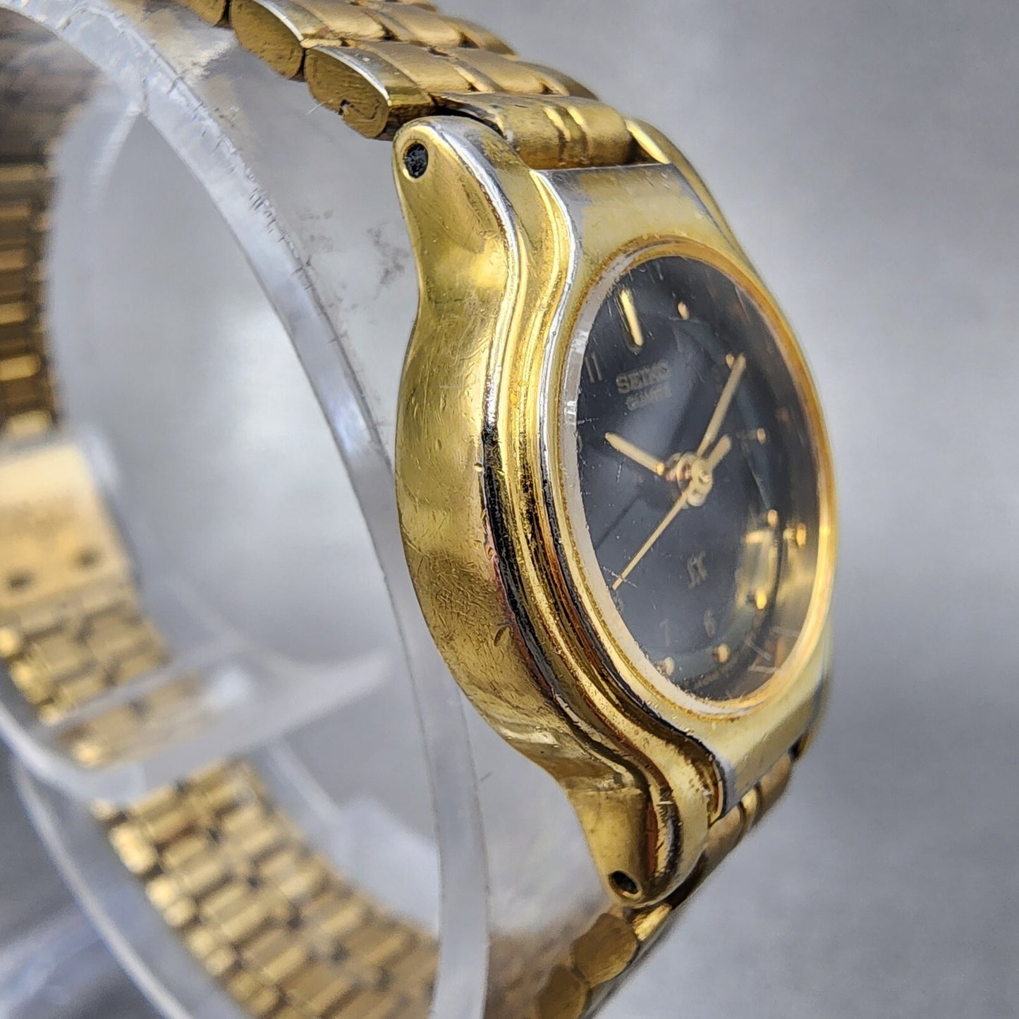 VTG Seiko SX Watch Women 19mm Black Dial Gold Tone Round V401-0281 New Battery