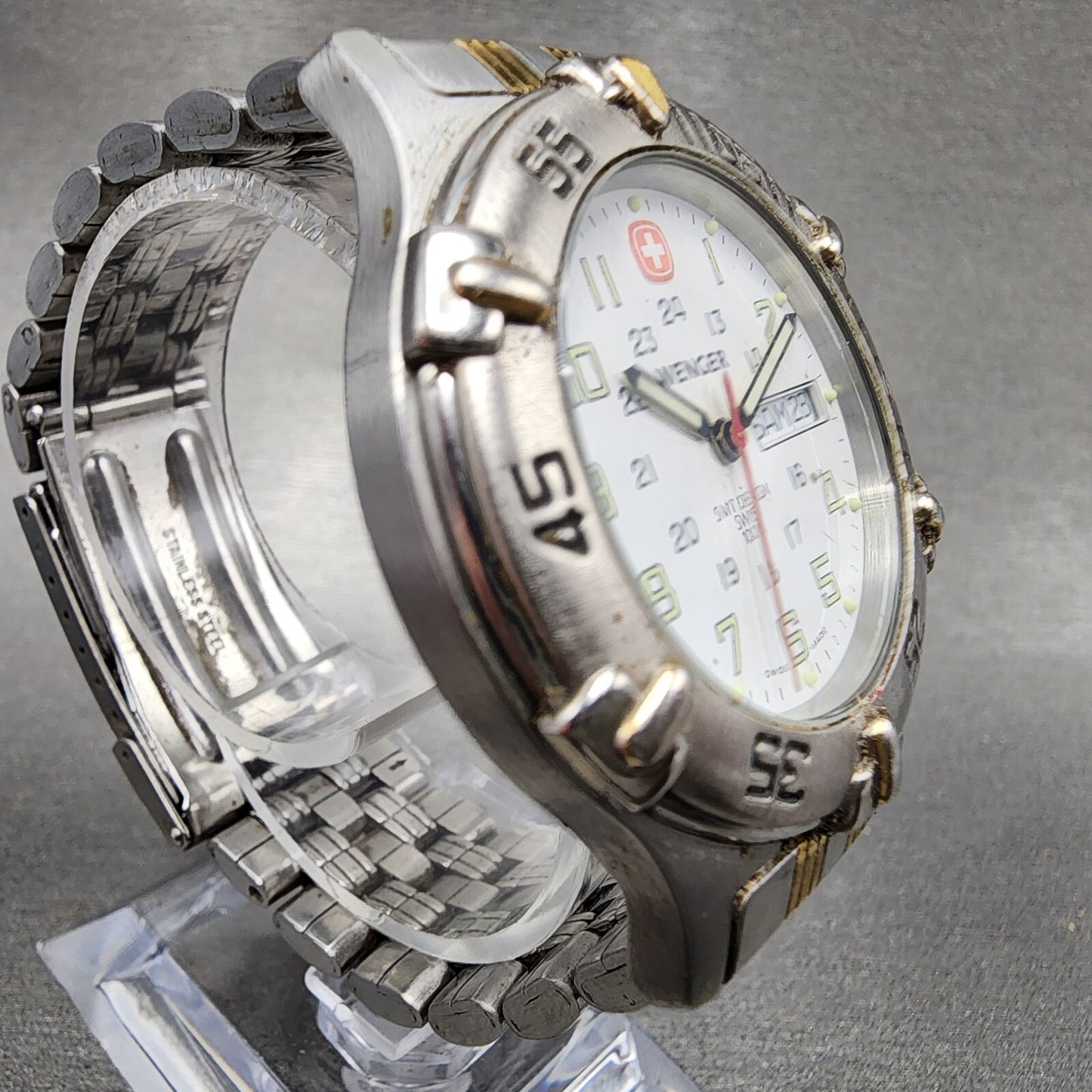 Wenger Dive Watch Men 40mm White Dial Two Tone Date Round SMT Design New Battery