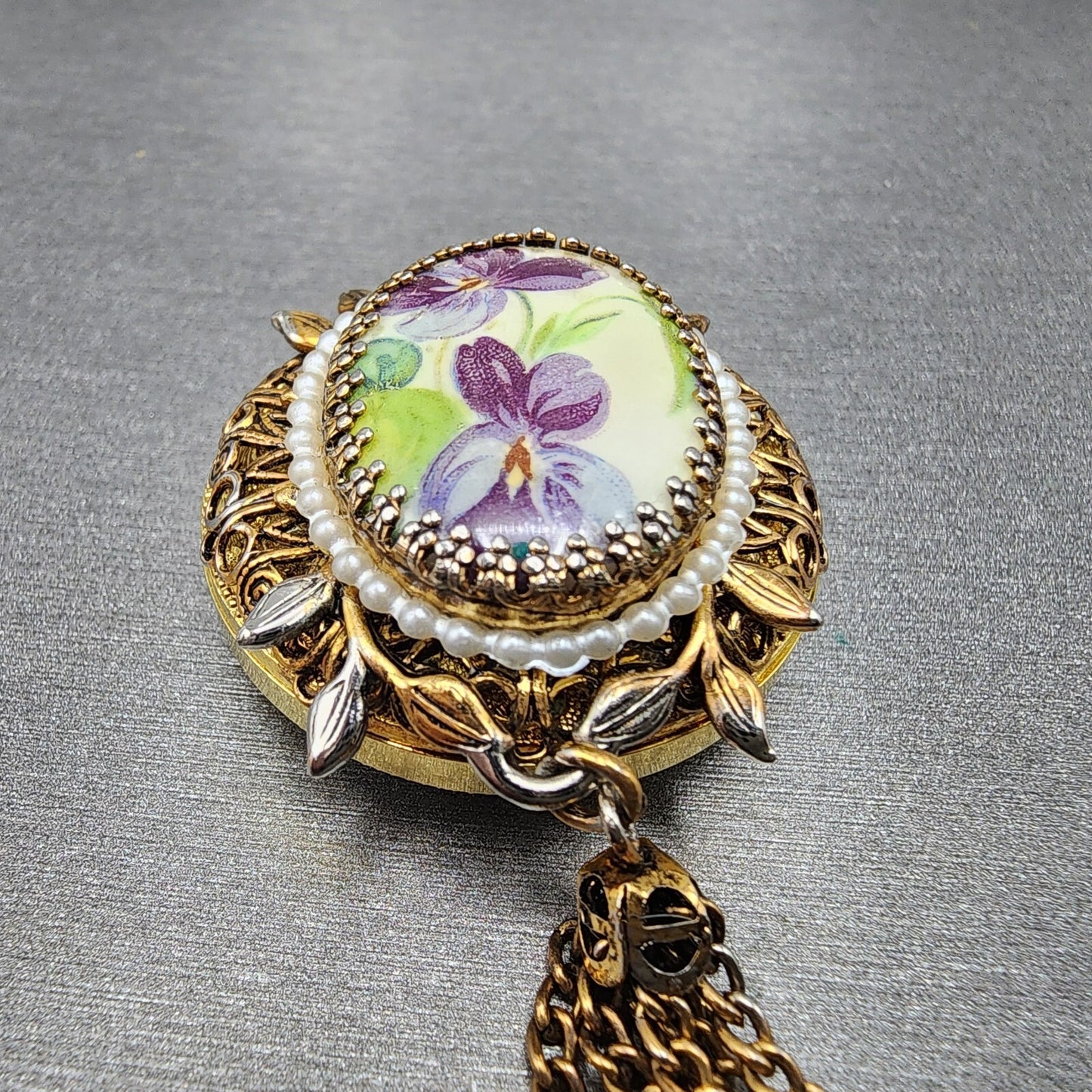 VTG Lucerne Pocket Watch Women Gold Tone Floral Brooch Round Manual Wind PARTS