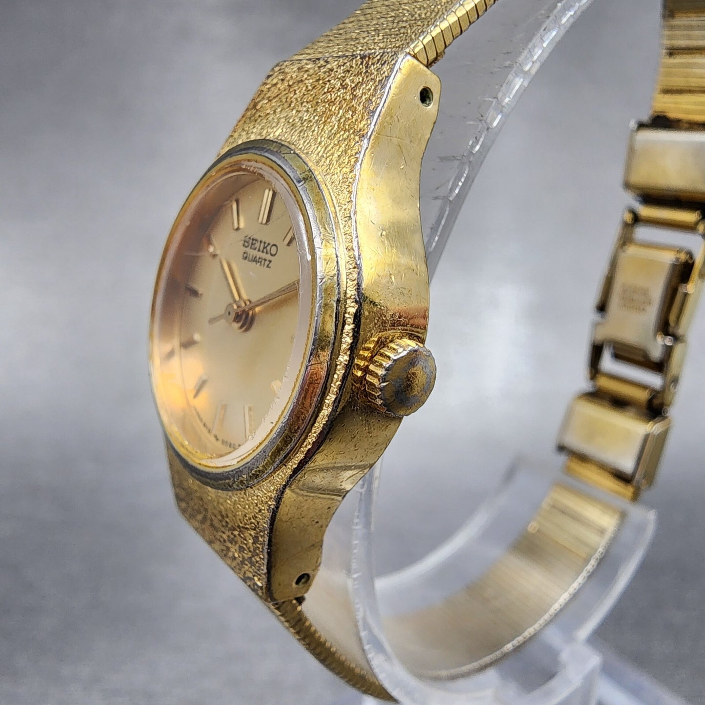Seiko Watch Women 20mm Gold Dial Gold Tone Round 8Y21-0200 New Battery