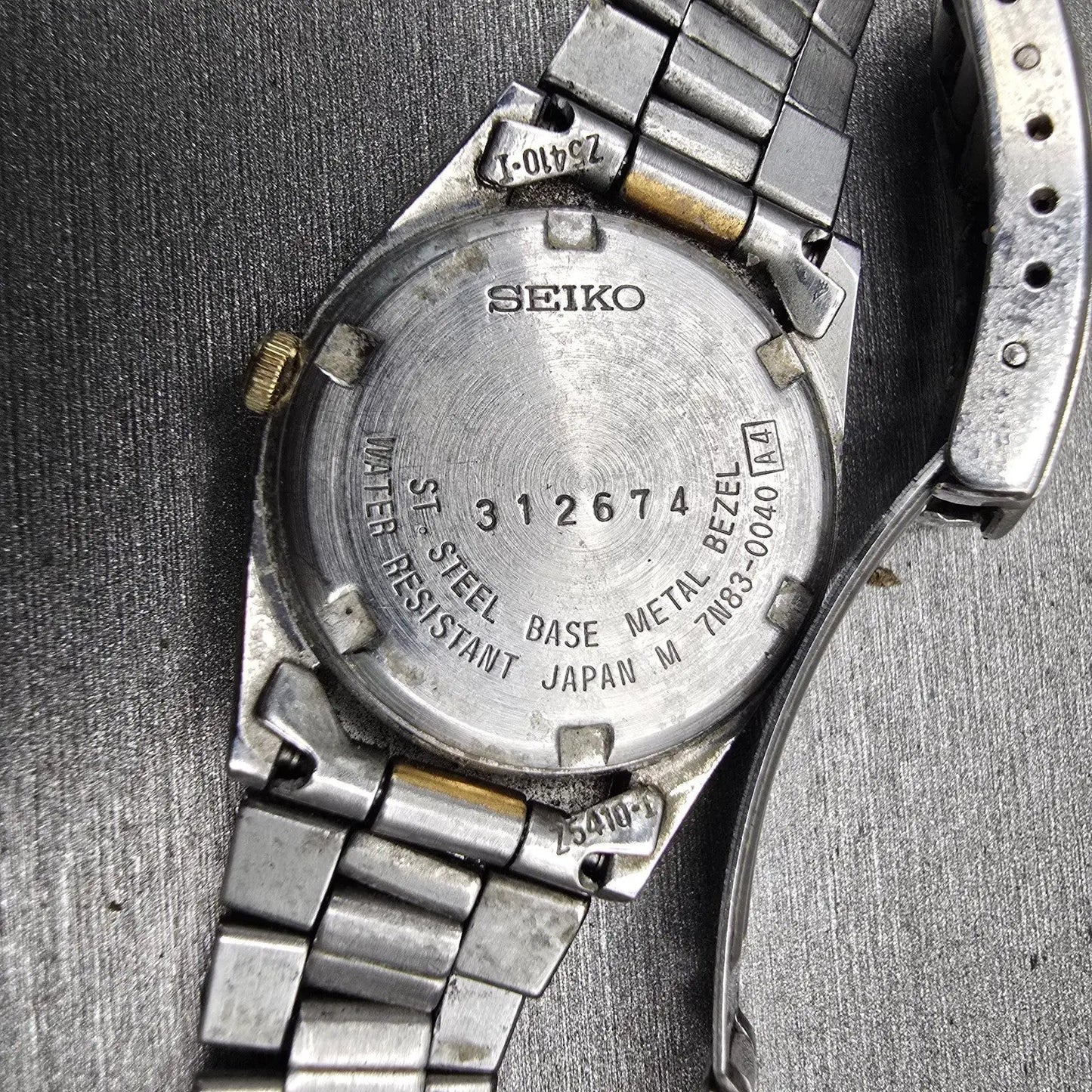 Seiko Watch Women 24mm Silver Dial Two Tone Daydate Round 7N83-0040 New Battery10