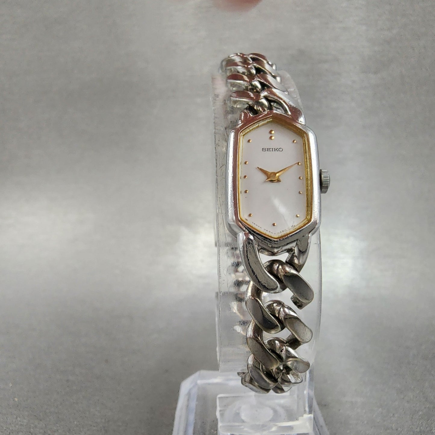 Seiko Watch Women 13mm White Dial Silver Tone 2e20-5360 New Battery