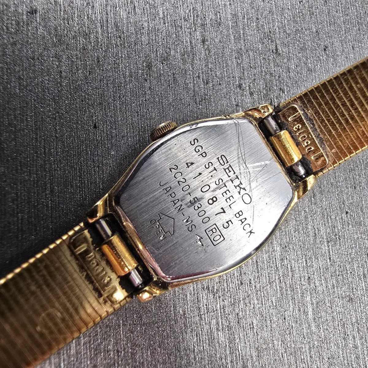Seiko Watch Women 16mm Gold Dial Gold Tone Oval 2C20-5300 New Battery Vintage J210