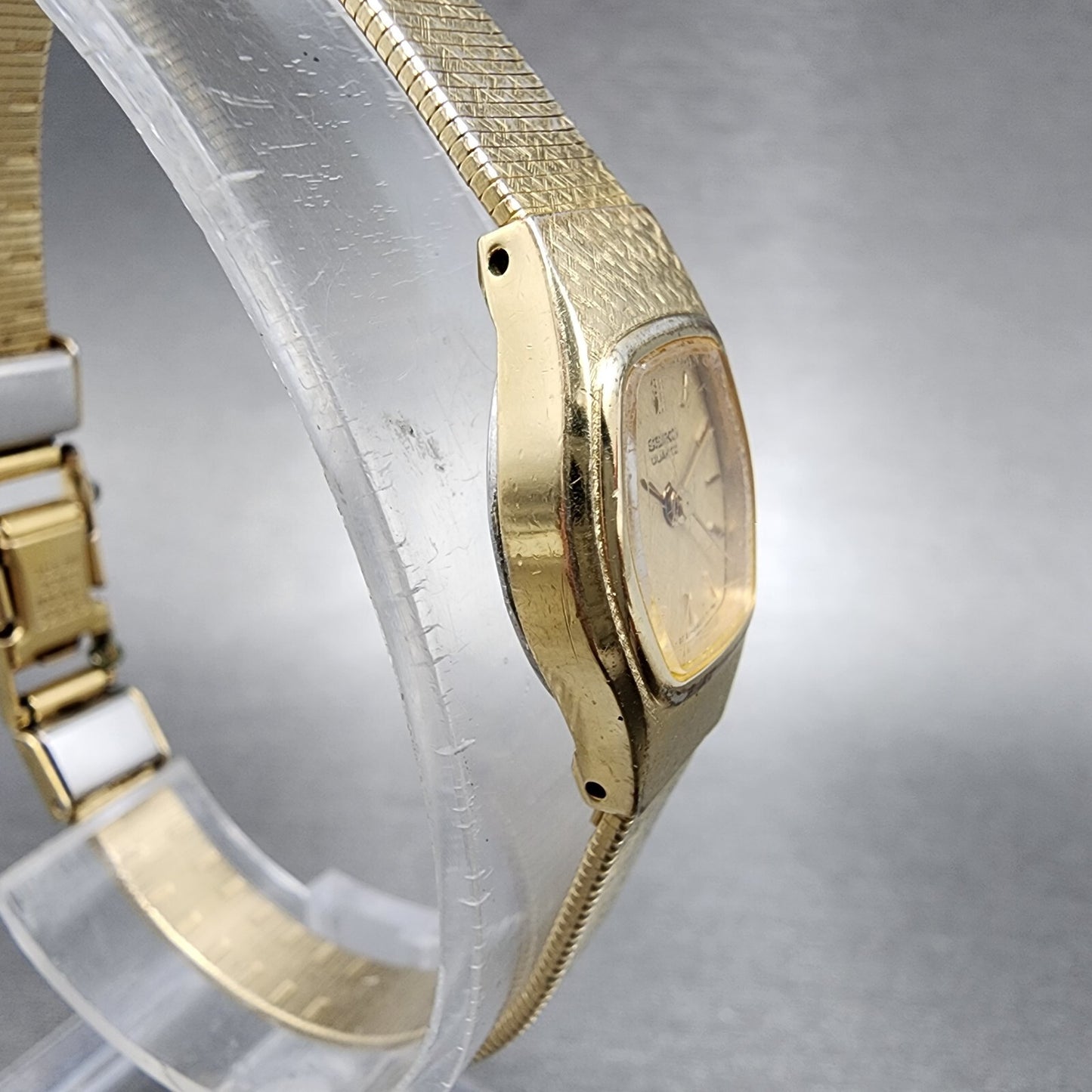 Vintage Seiko Watch Women 25mm Gold Dial Gold Tone Hexagon 2C21-5149 New Batt A1